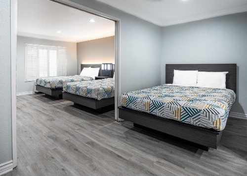 Motel 6 Anaheim - Convention Center image 1