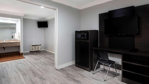 Motel 6 Anaheim - Convention Center image 34