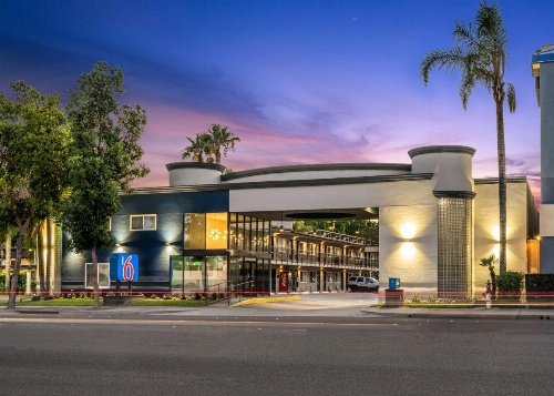 Motel 6 Anaheim - Convention Center image 46